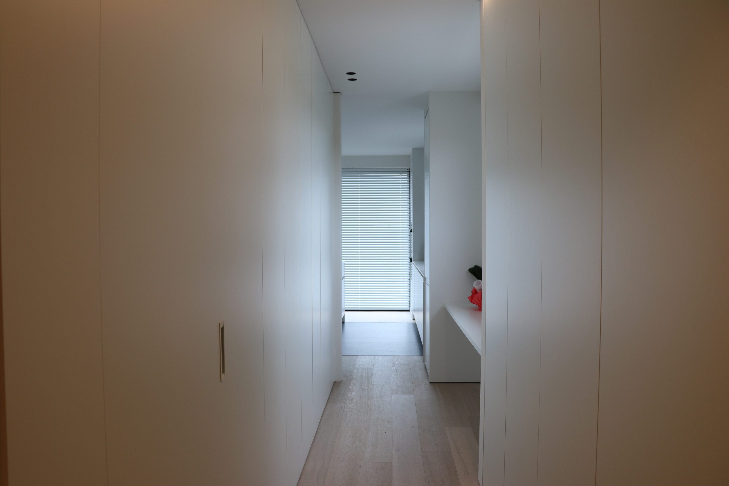 ATA Interieur - Realisatie - wit maatwerk - kasten vloerplafond